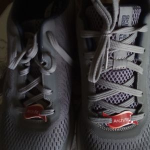 Sketchers Arch fit